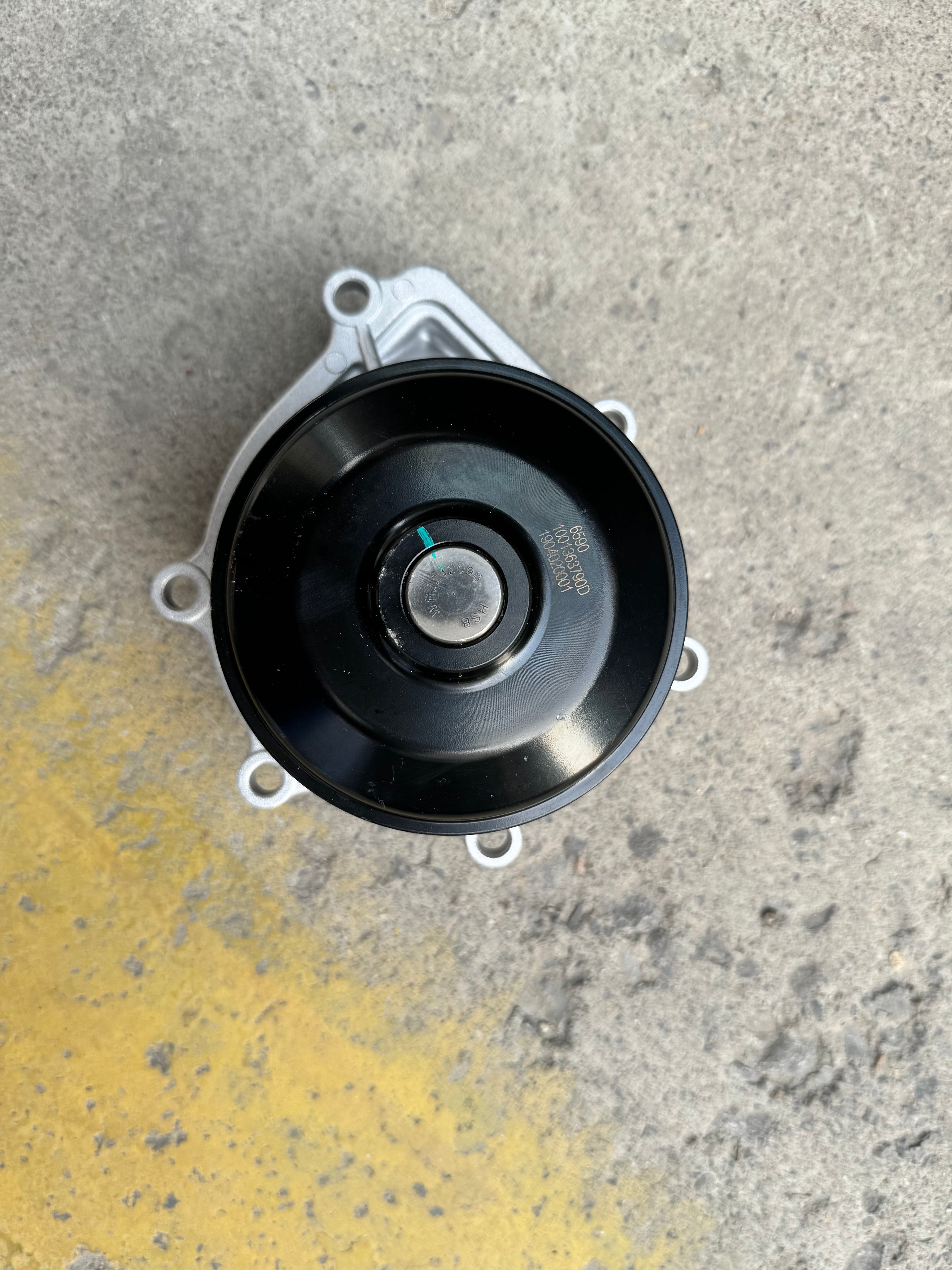 1001363790D engine water pump OEM