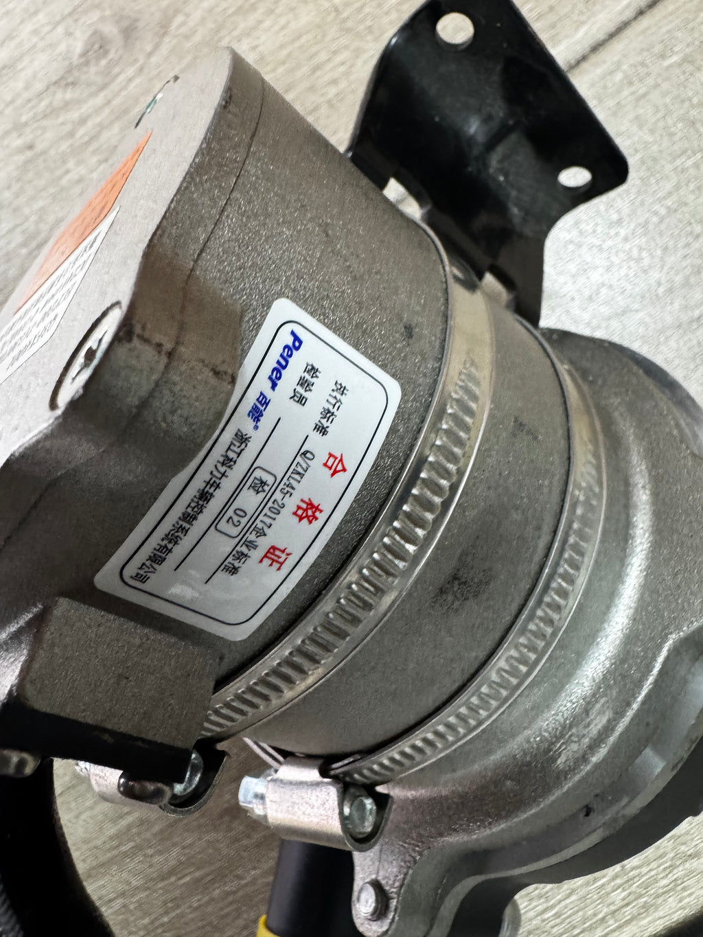 Q3FX4001 ECP200-2(1307TH2129040) Water Pump OEM