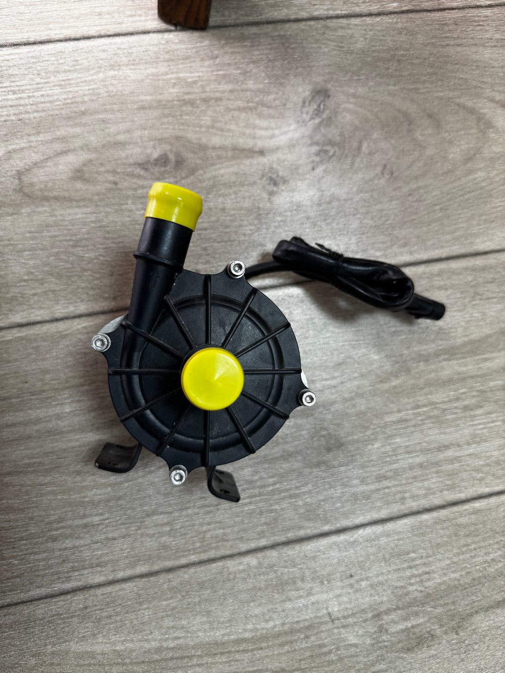 Q3FX4001 ECP200-2(1307TH2129040) Water Pump OEM