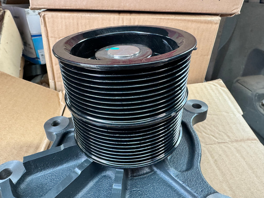 1000181443 Engine Water Pump OEM
