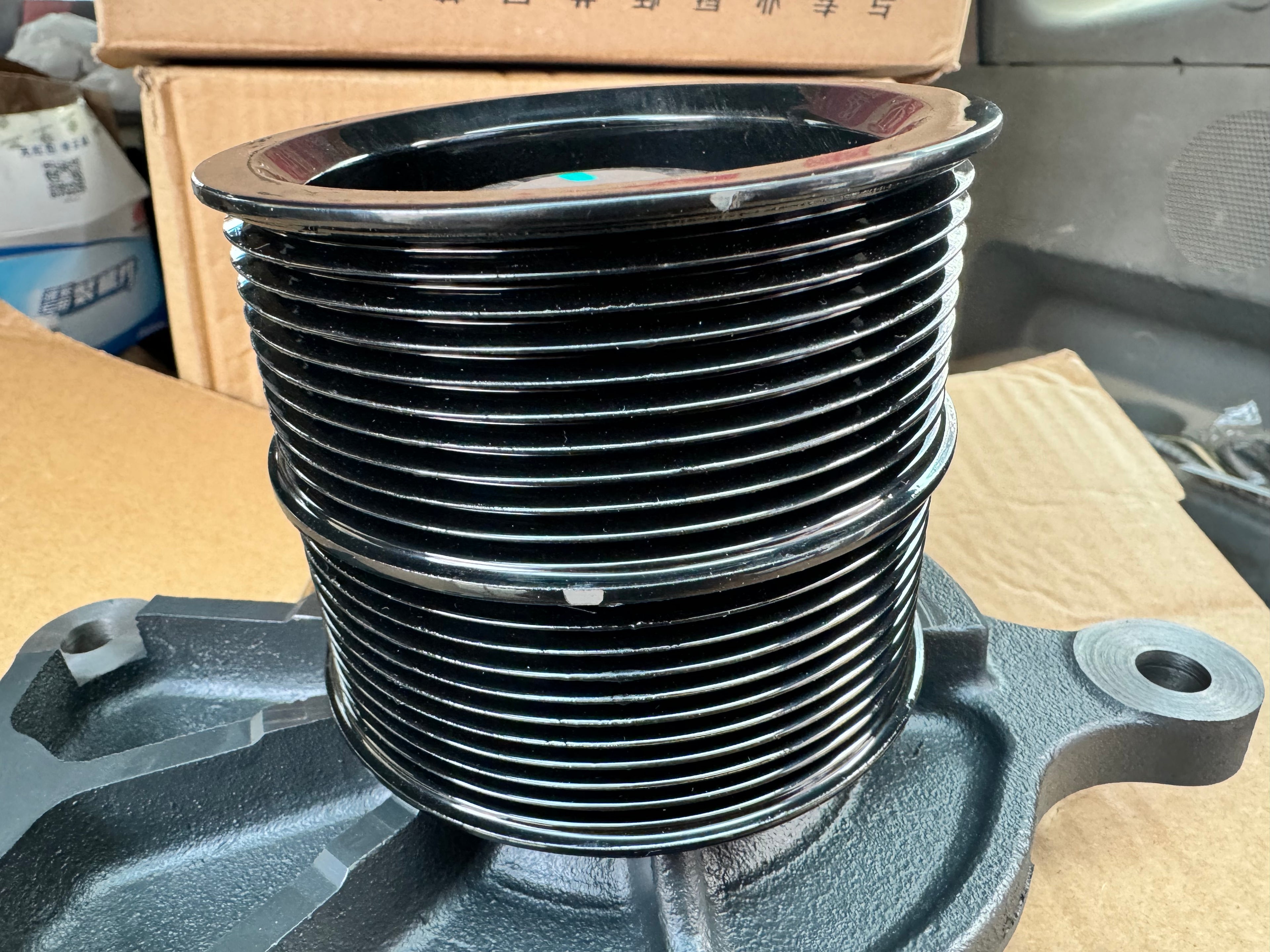 1000181443 Engine Water Pump OEM