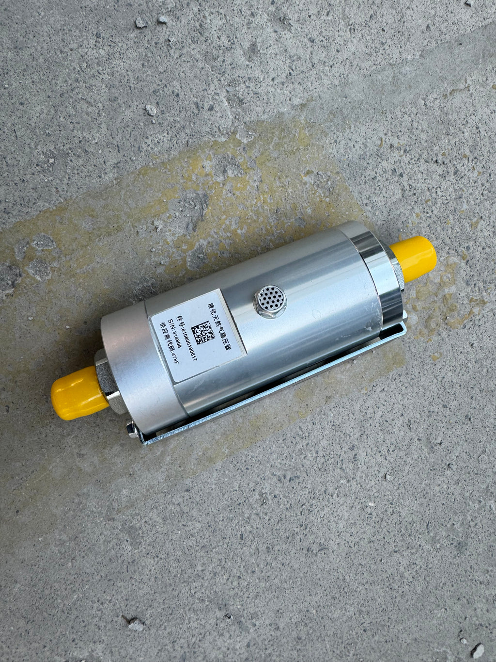 610800190617 Voltage Regulator OEM