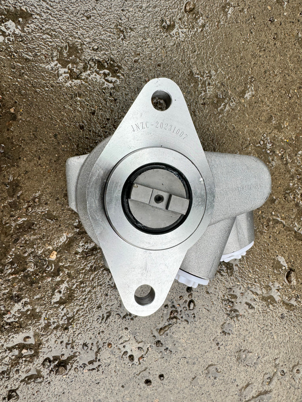 3407020-DV402 steering assist pump OEM