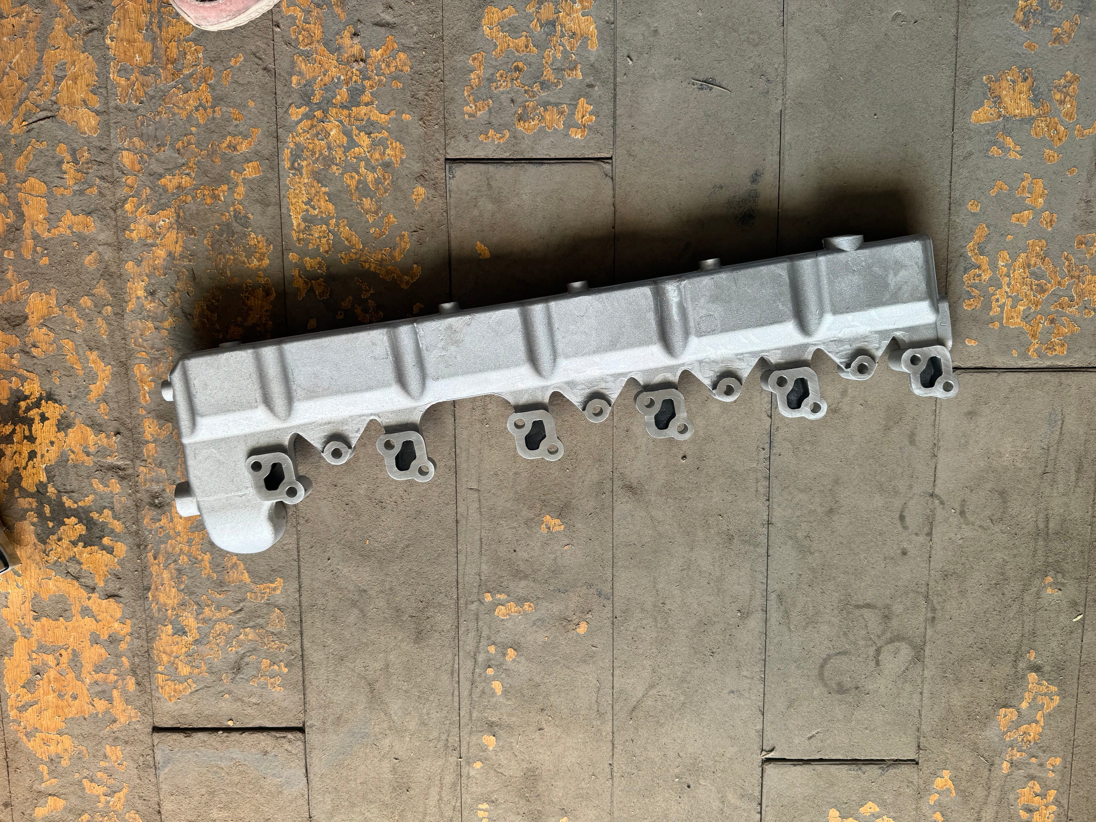 1001722231 engine outlet pipe OEM