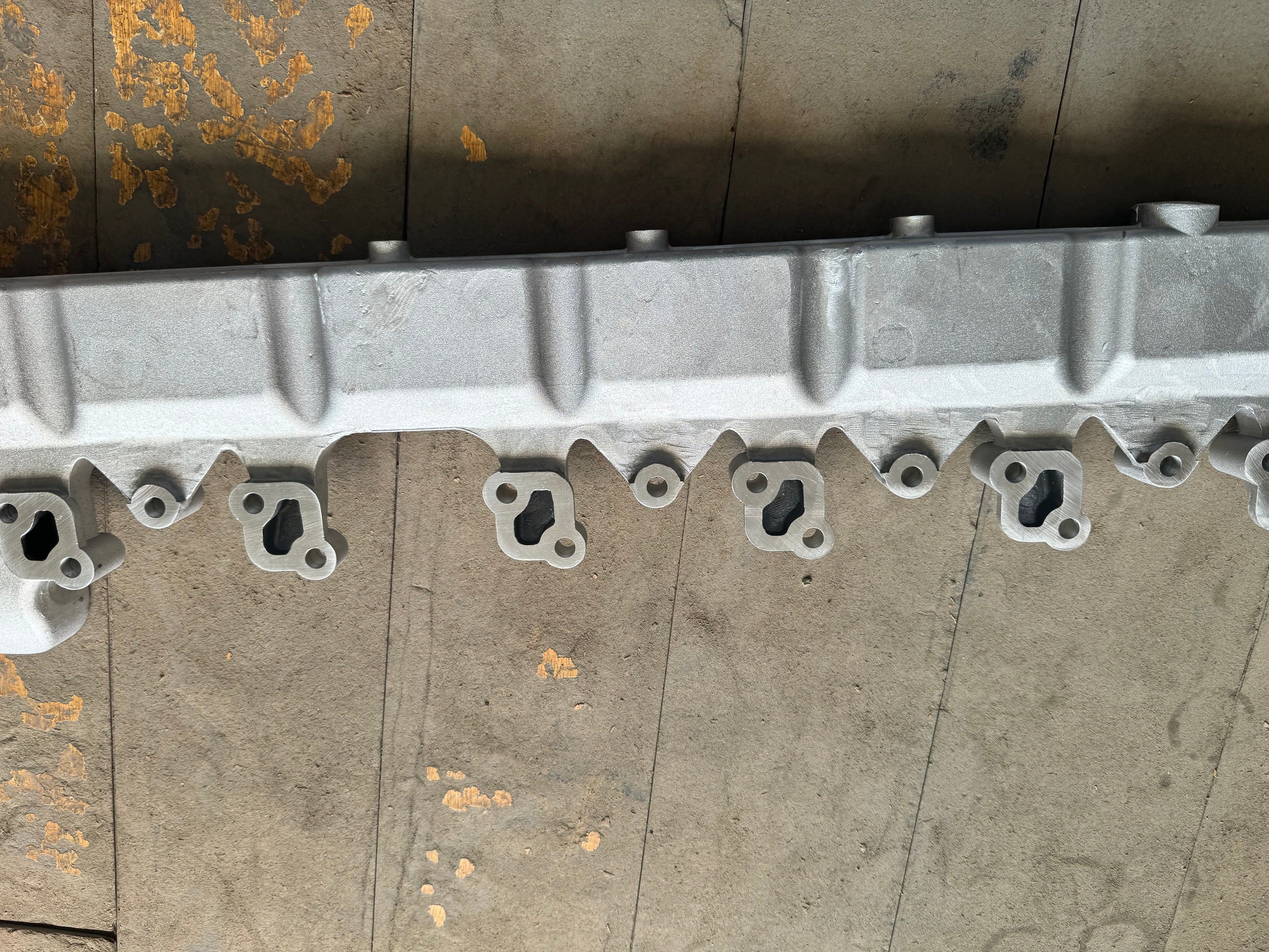 1001722231 engine outlet pipe OEM