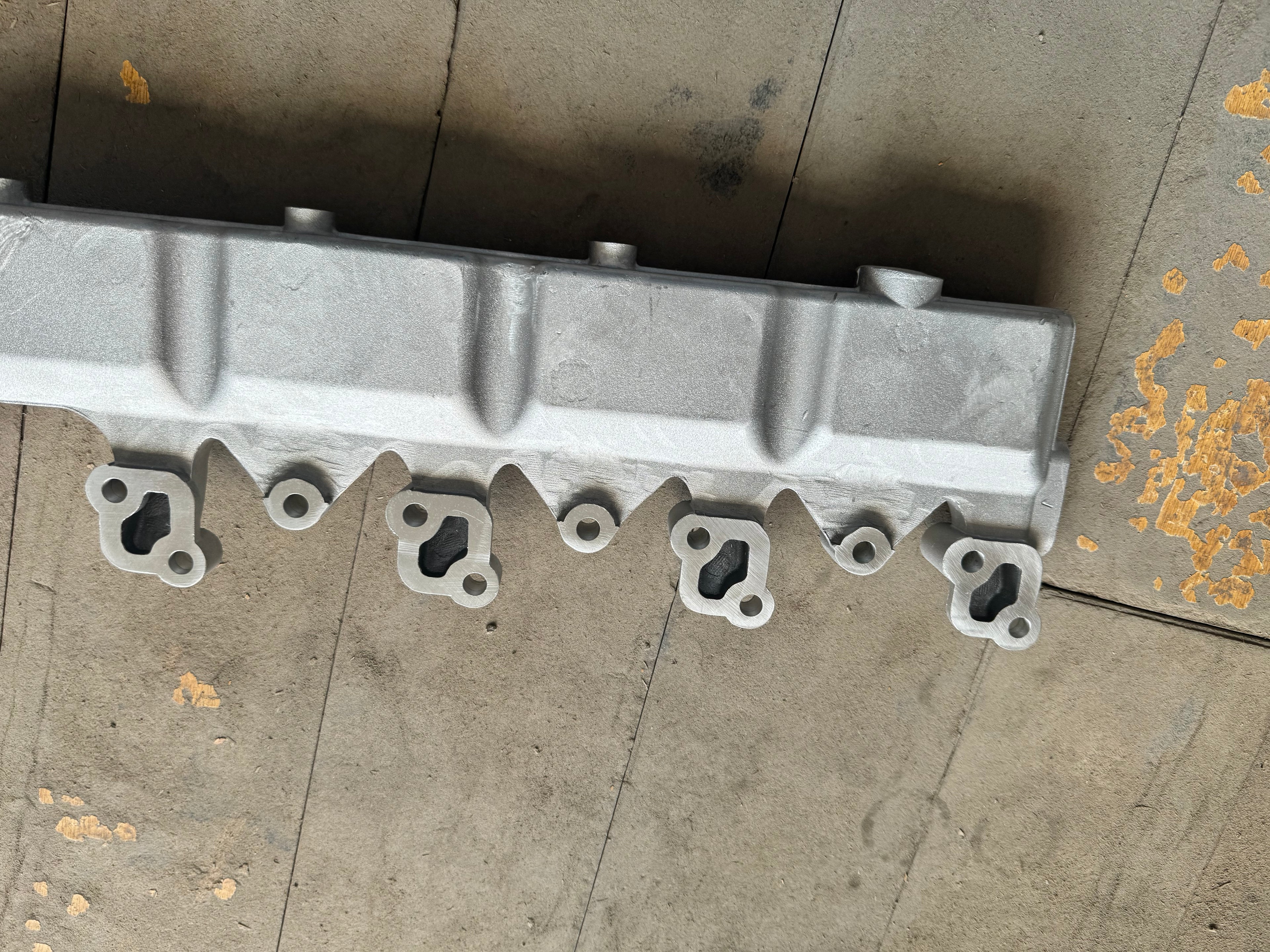 1001722231 engine outlet pipe OEM