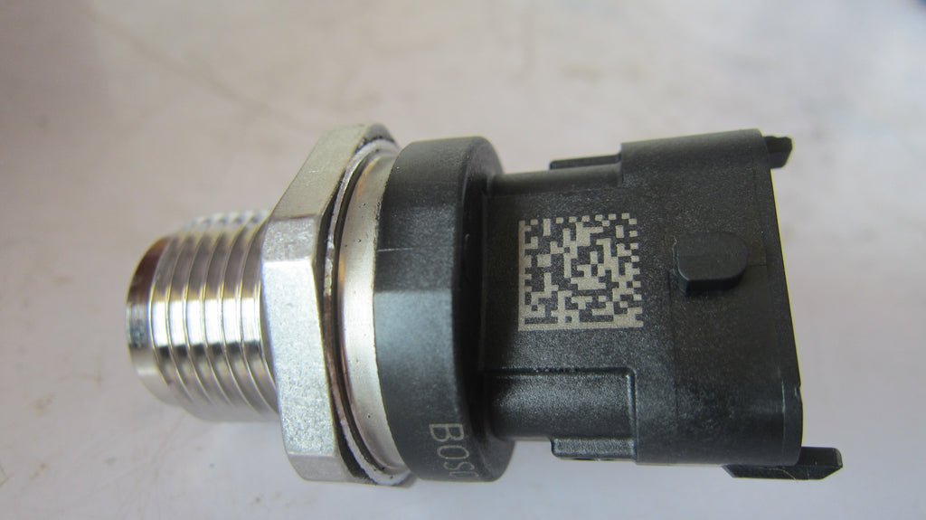 612600081585 200V27421-0229 200V27421-0230 0281006364 Rail pressure sensor OEM