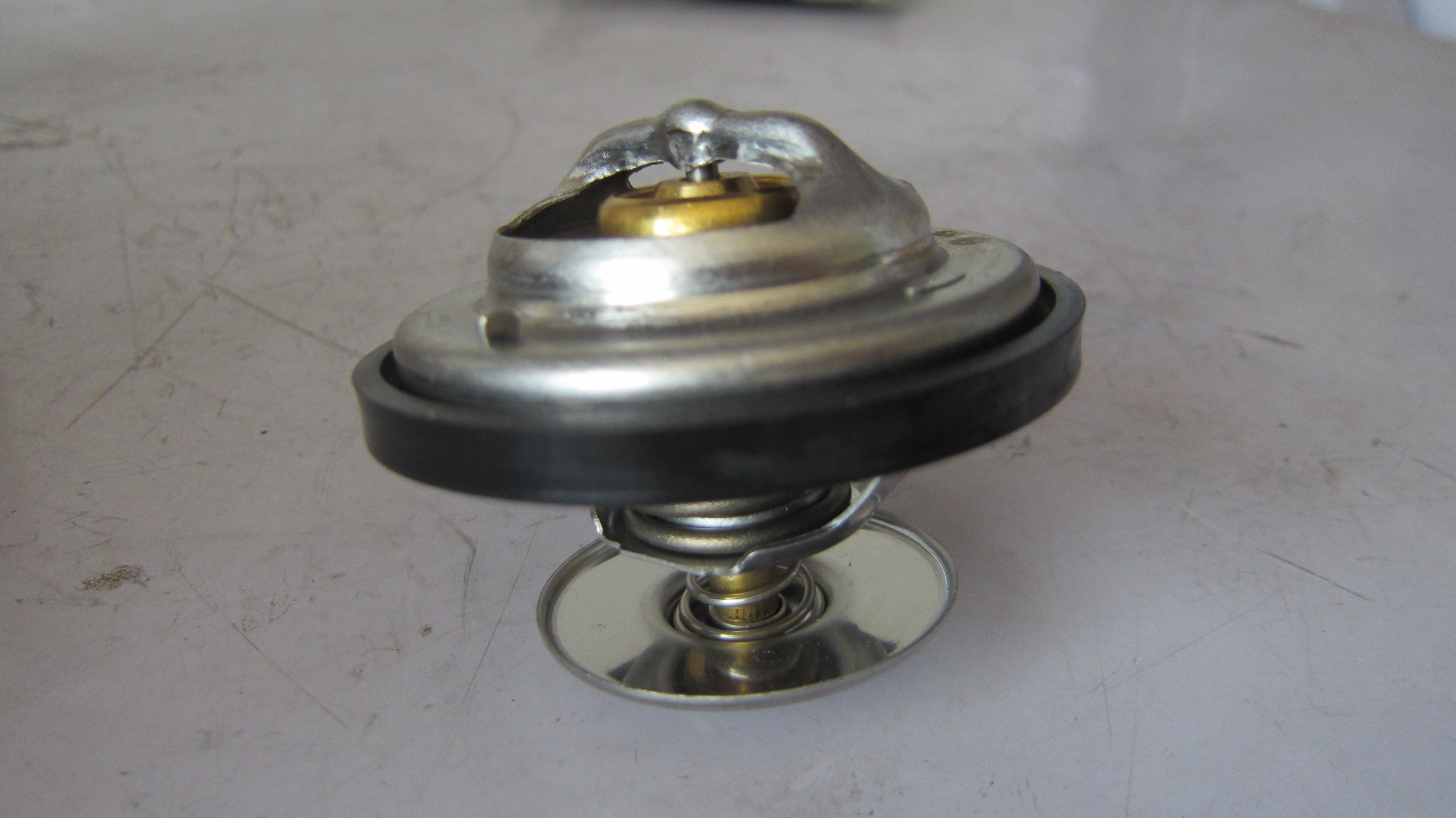 201V06402-6005 Thermostat core 83° OEM