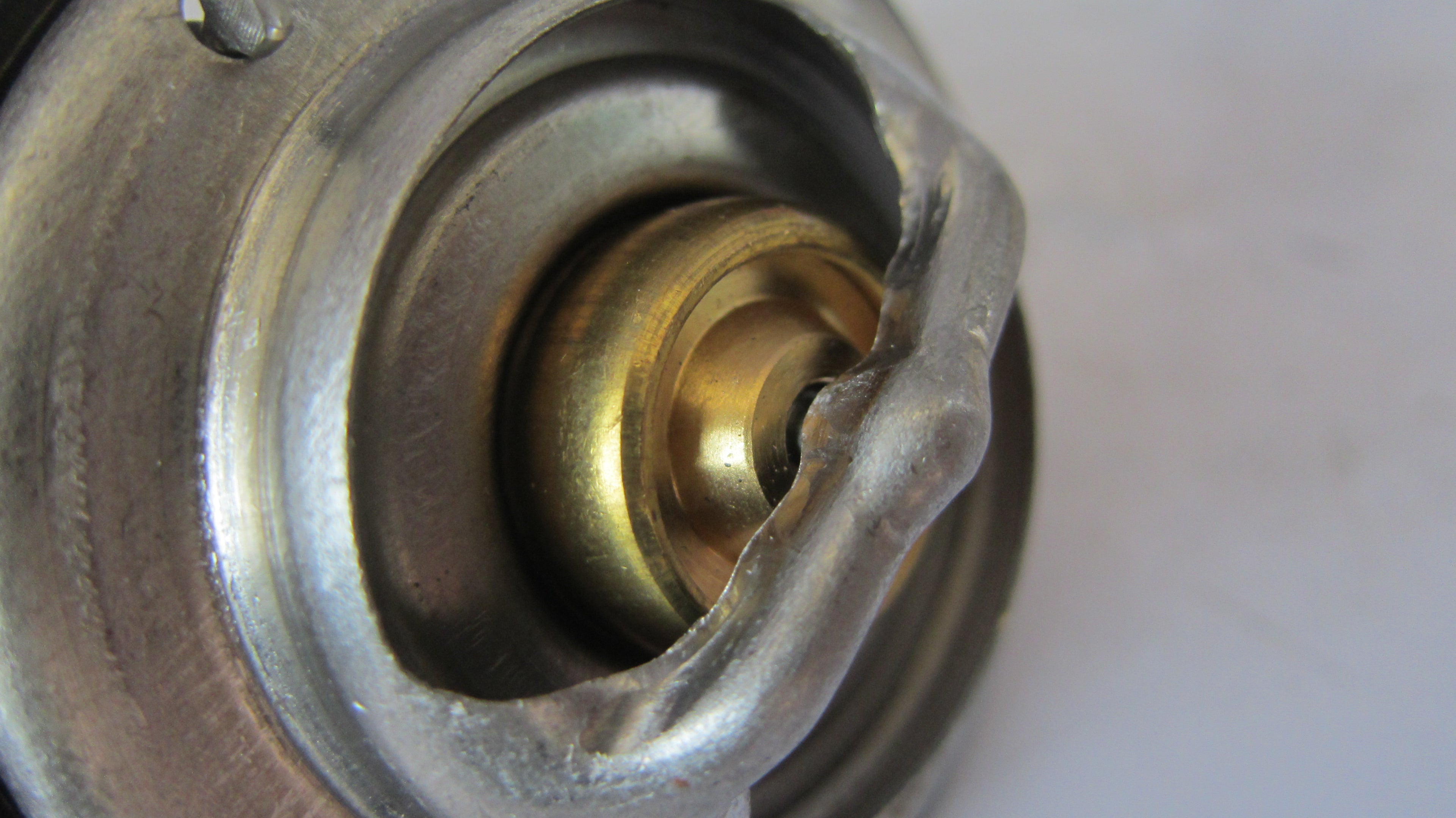 201V06402-6005 Thermostat core 83° OEM