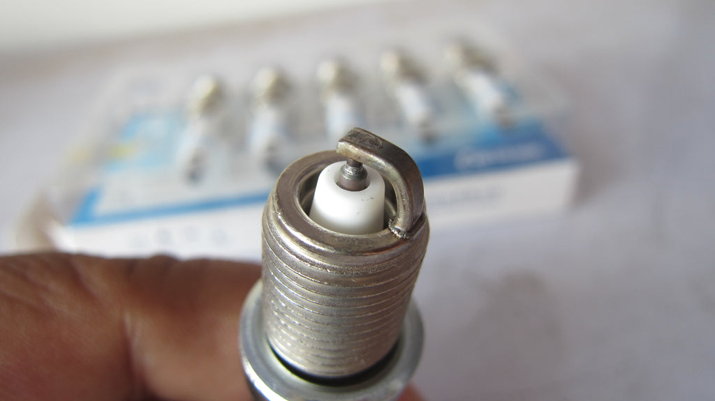 1000450457 FR3KII332 spark plug OEM