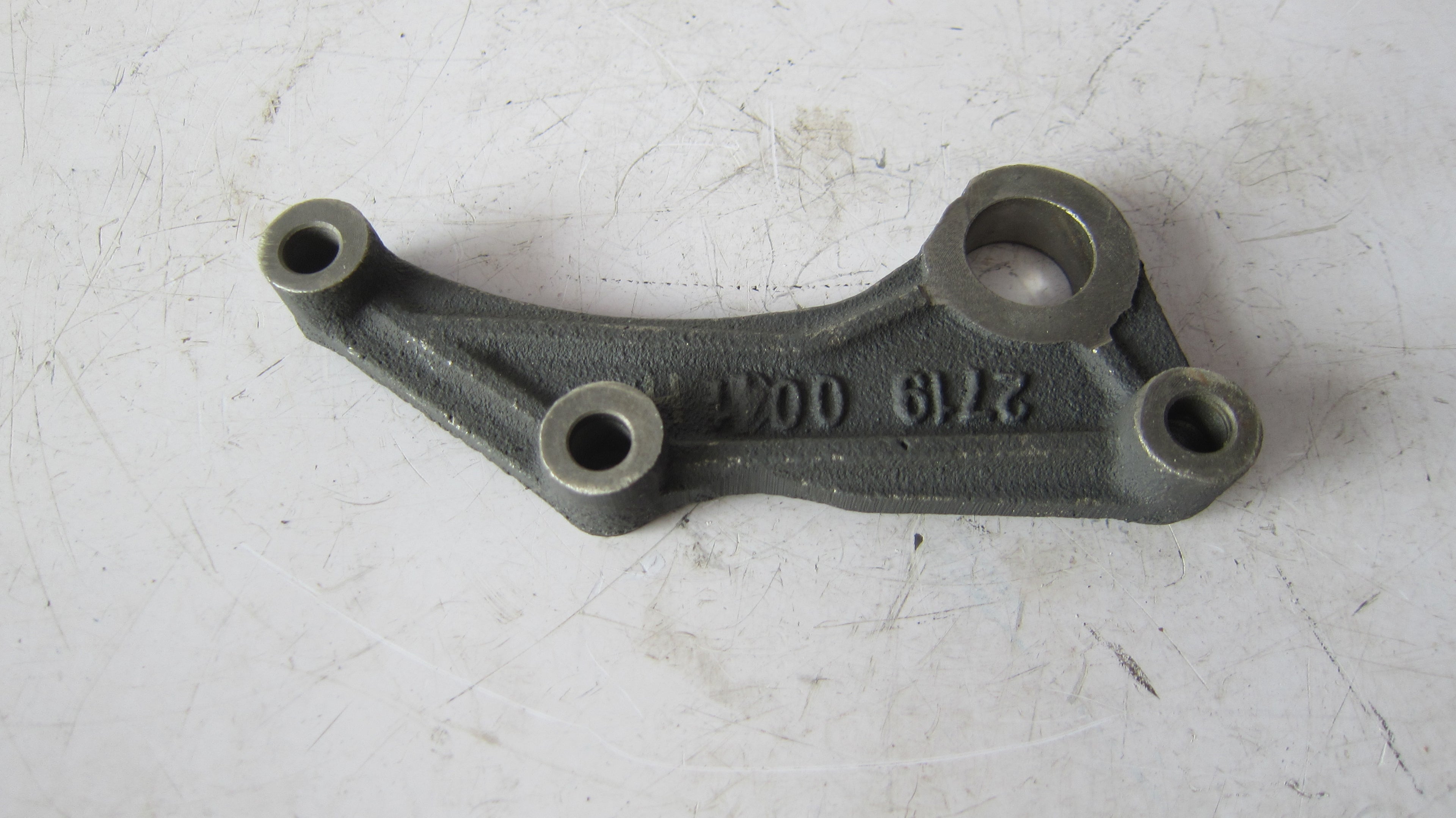 610800090041 Generator bracket OEM