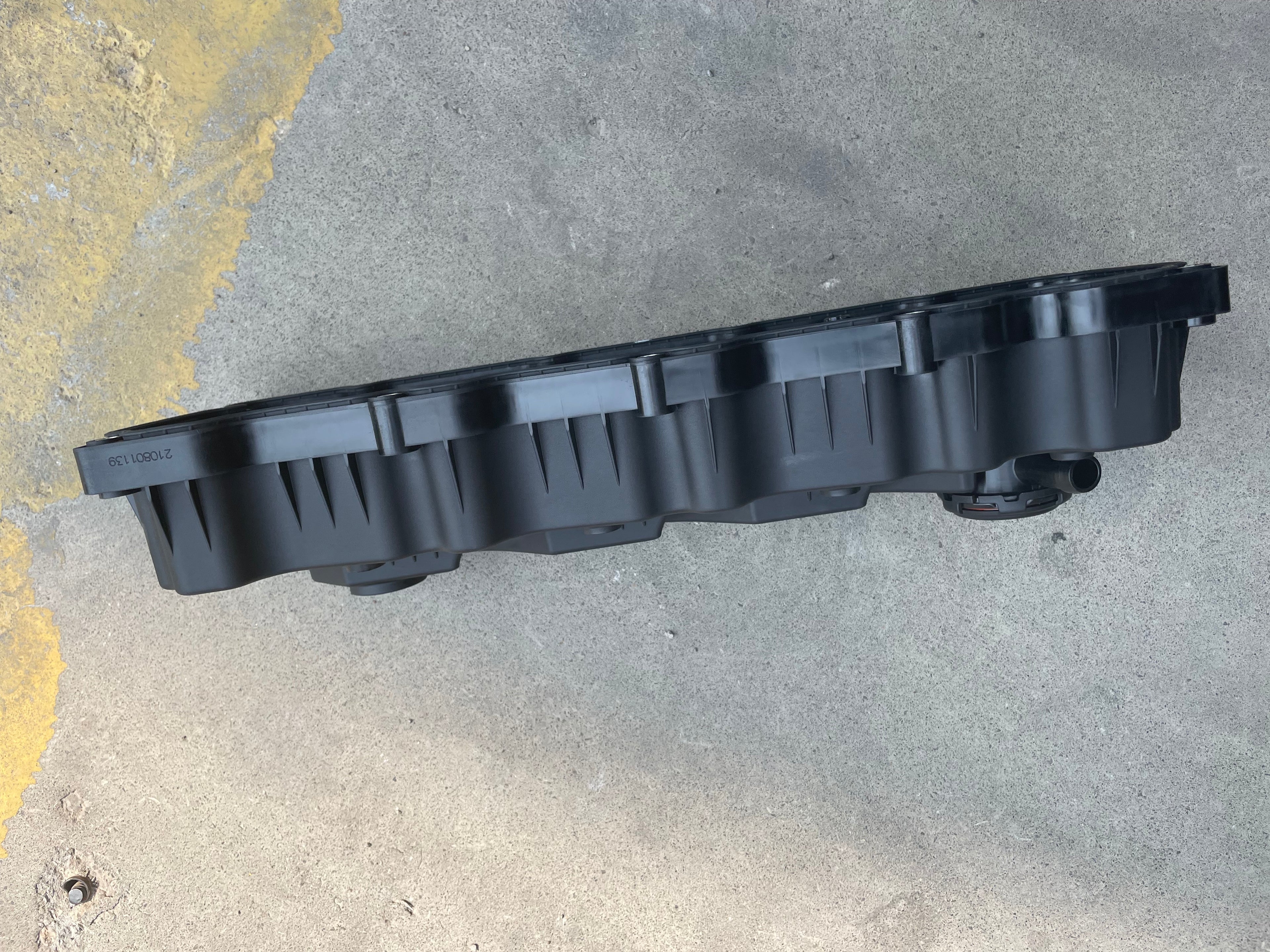 1001919779 Valve Cover OEM