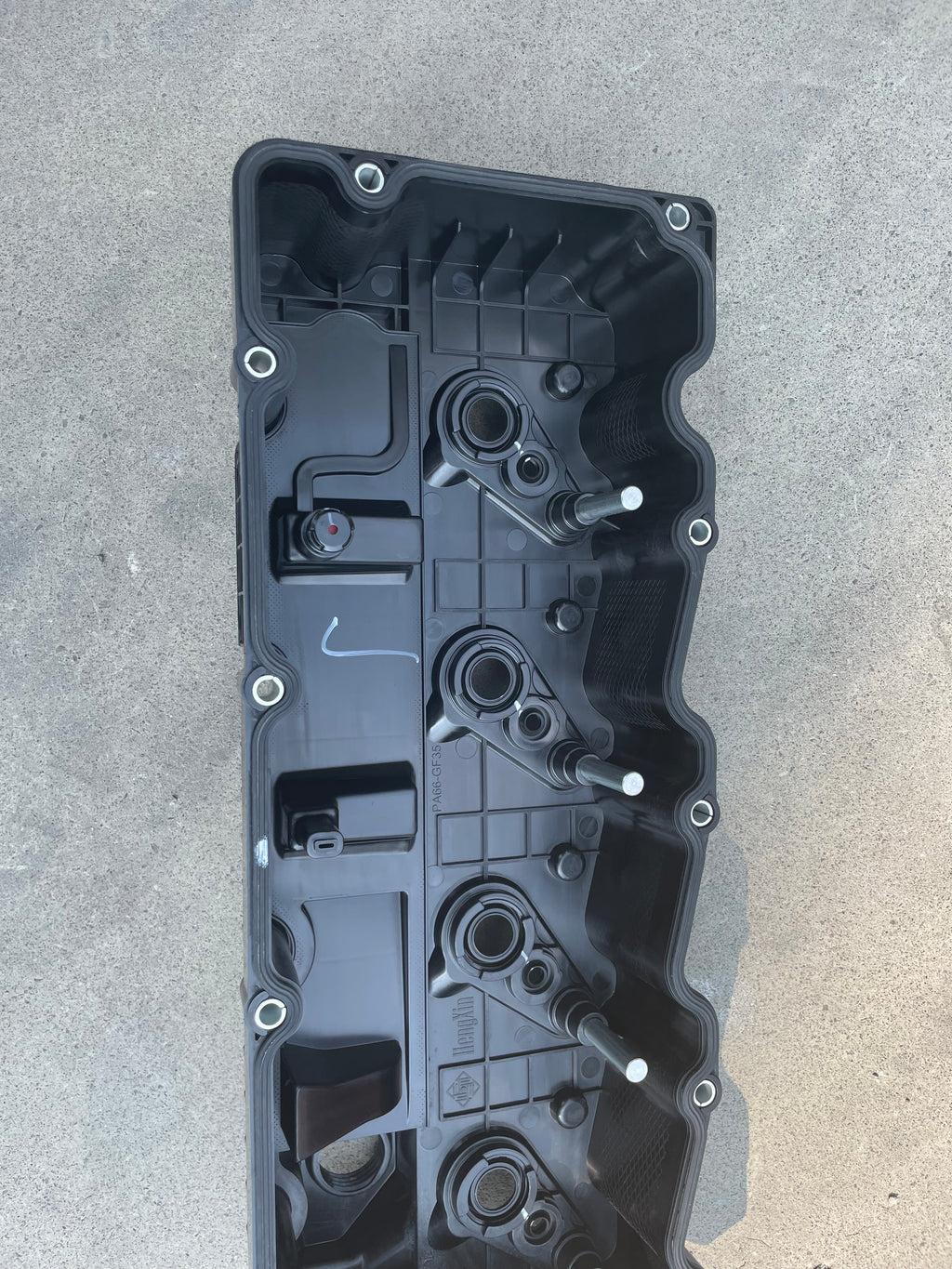1001919779 Valve Cover OEM
