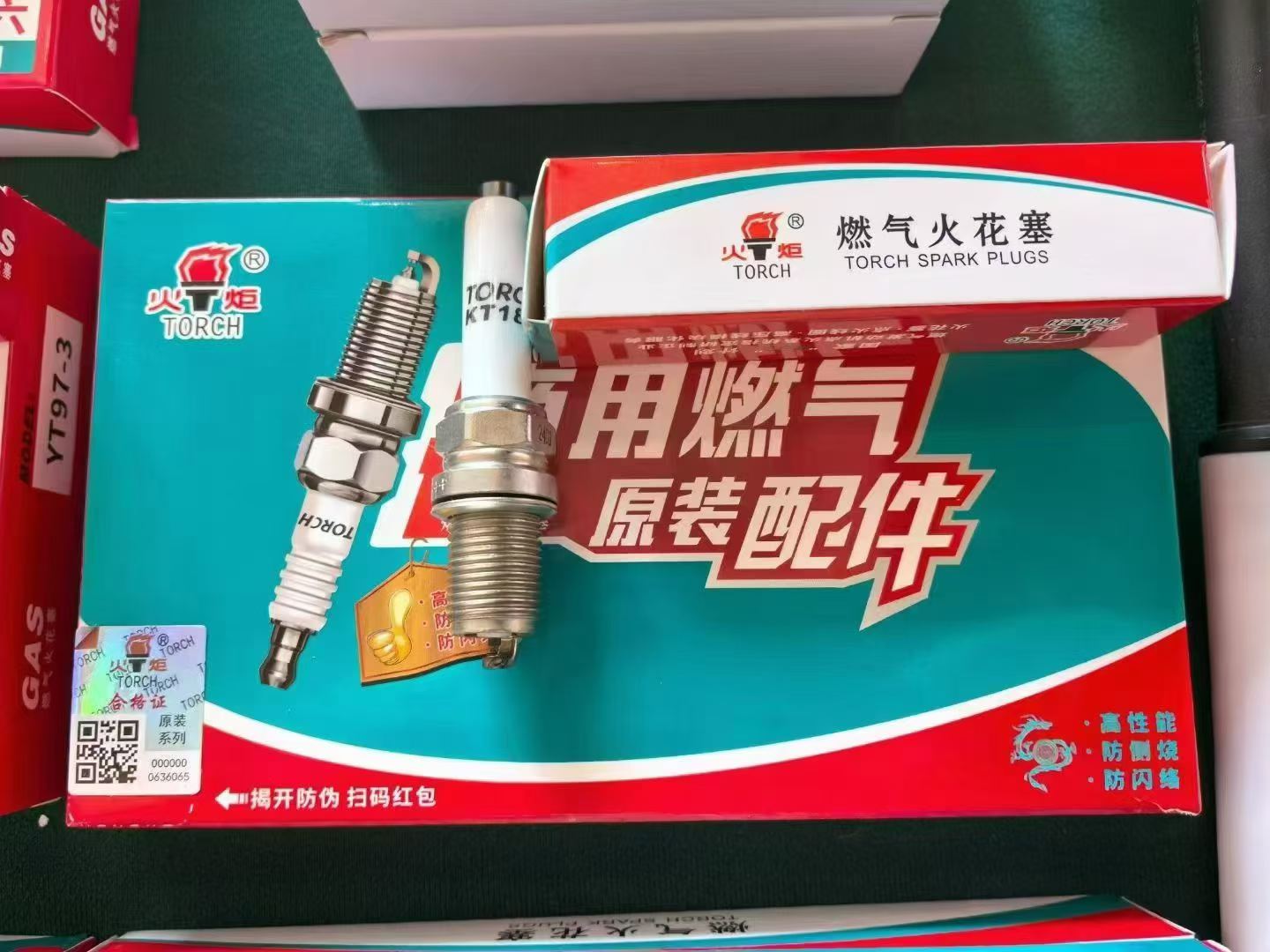 KT18-3 5557905 spark plug Euro VI OEM